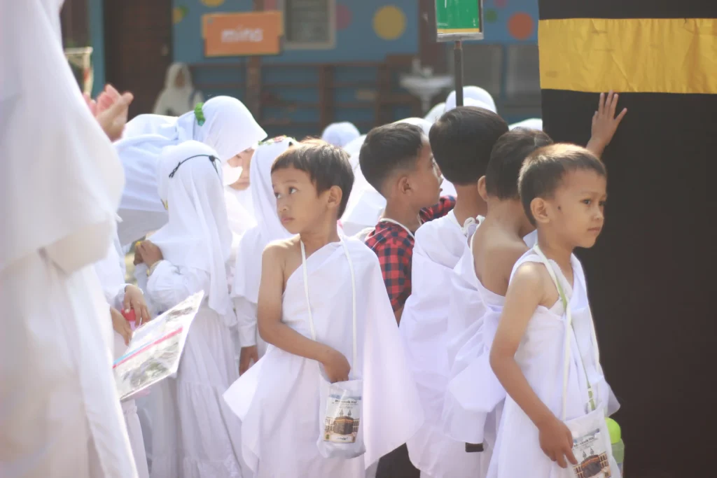 Sekolah Islam terpadu berbasis iman islam dan ihsan