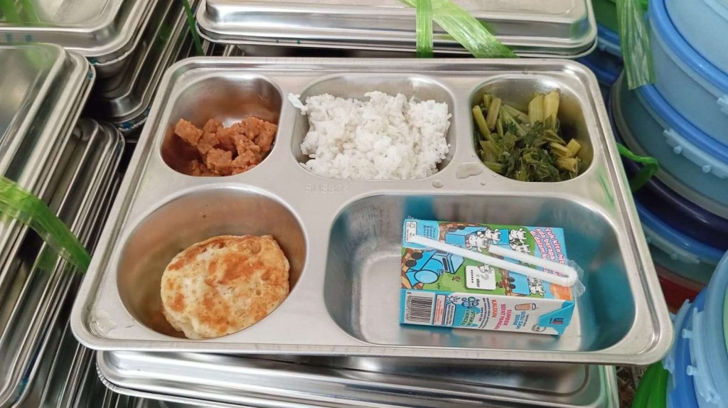 Perlengkapan makan program gizi