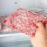 Cara Memotong Daging Beku Kurban Agar Lebih Mudah dan Rapi